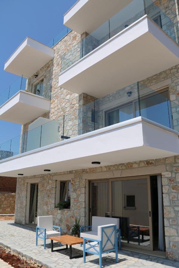 Hotel Vila 8 Himarë Exterior foto
